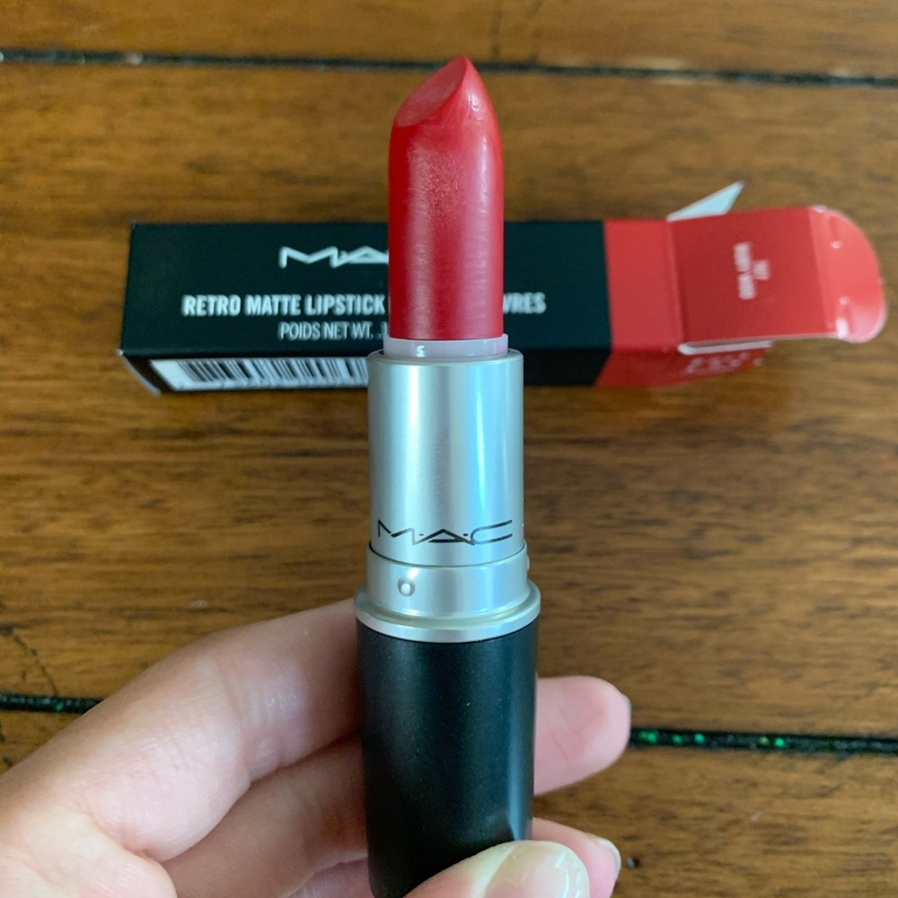 MAC Lipstick- Ruby Woo